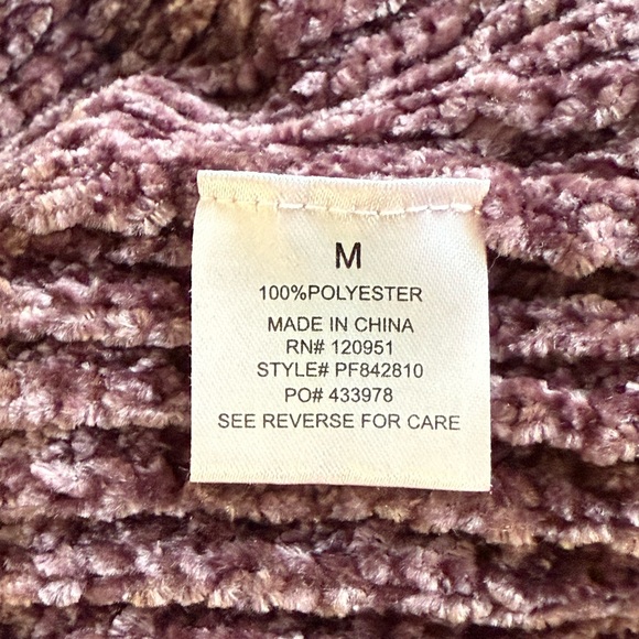 Super Snuggly Mauve Sweater, Size Medium - Picture 4 of 5